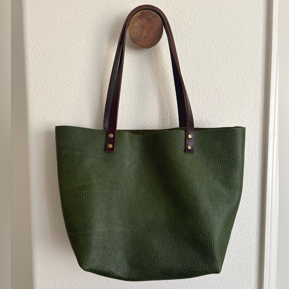 Large Tote π¦ Avocado π¦ - Picture 2 of 11
